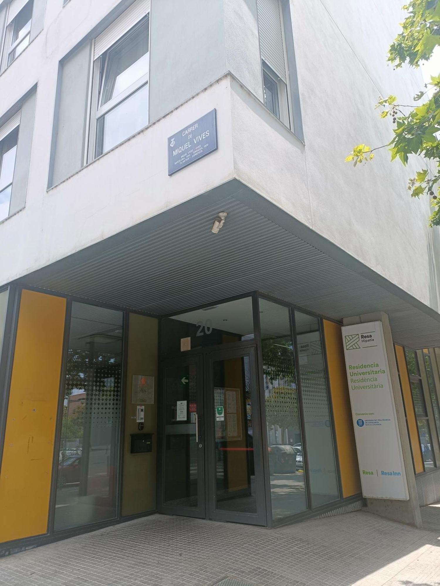Alojamientos Universitarios Resa Hipatia Terrassa Exterior photo